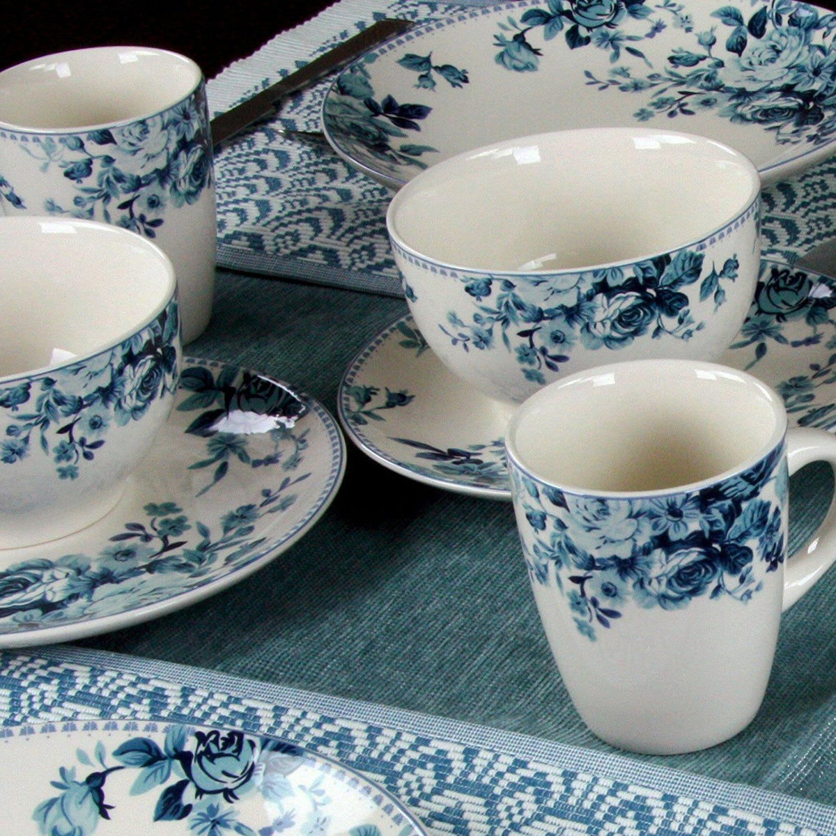 Blue 16 Piece Stoneware Dinnerware Set B670575